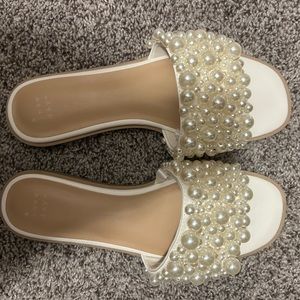 A new day bridal pearl slip on sandals size 7.5